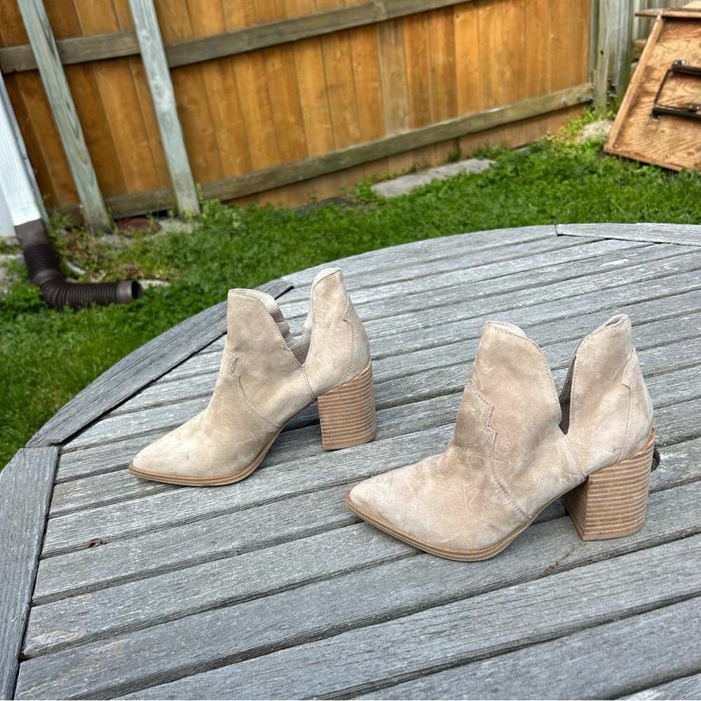 Steve Madden Chaya Pointed‎ Toe Bootie size 7